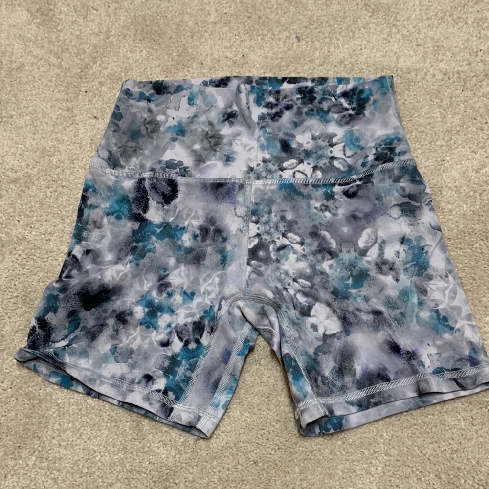 Lululemon Athletica Align Bike Shorts 6”